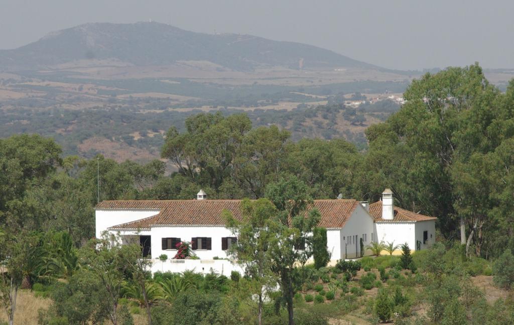Herdade De Vale Covo - Agroturismo Mértola Exterior foto